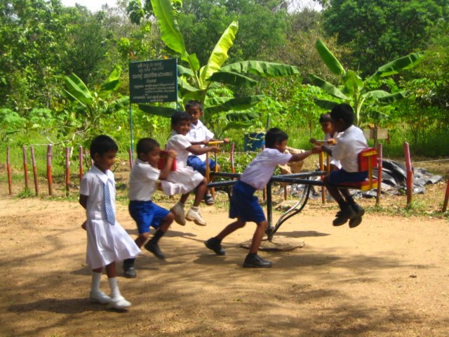 childrenveryhappywithplayground.jpg